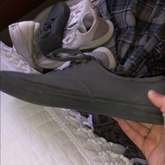 Grey vans - Picture 2 of 2